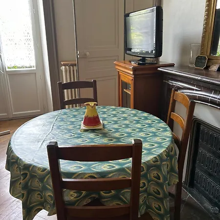 Cosy Studio Hyper Centre Balcon Wifi Appartement Aix-les-Bains